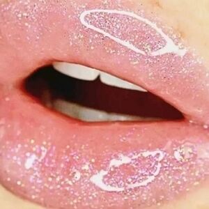 Effect Lip Oil  Clear with shimmer